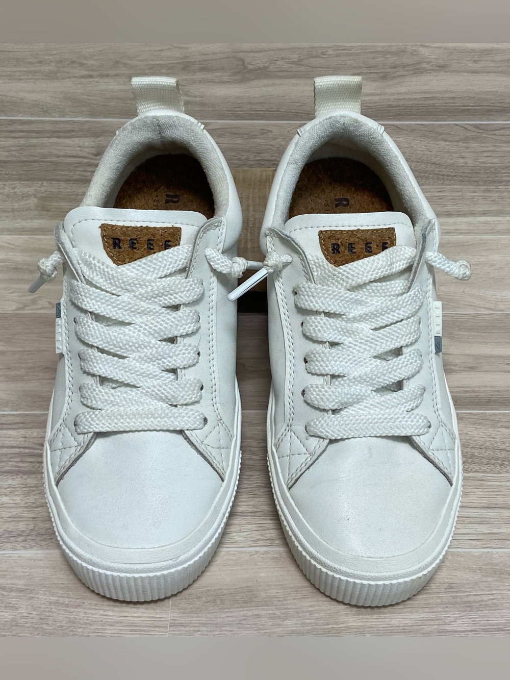 REEF / Lay Down Dawn White Leather Sneaker Size 8 - Picture 7 of 14